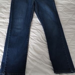 Women's Levi's jeans Classic Mid Rise Skinny jeans size 12 lightly used